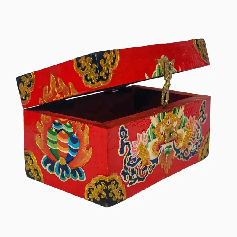 Boîte rituelle en bois tibétain pour objets sacrés