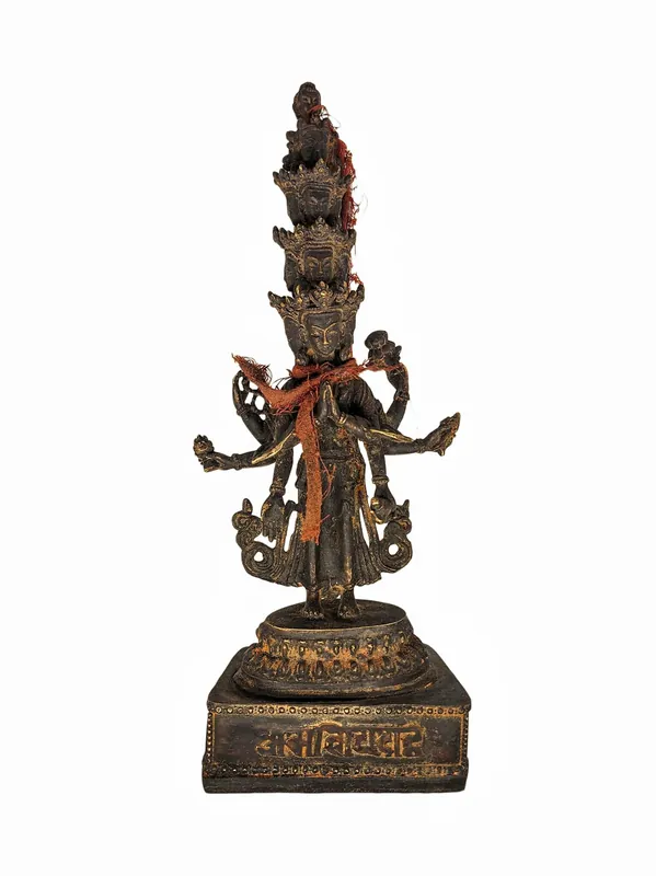 Statue en cuivre d’Avalokitesvara Sahasrabhuja – Un symbole de compassion