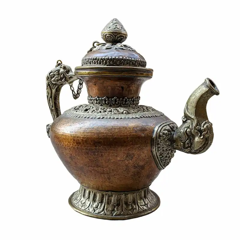 Pot à eau tibétain en cuivre et en métal blanc