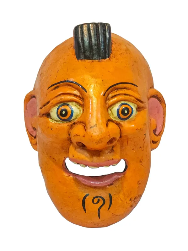 Masque en bois de Vajrayana suspendu au mur