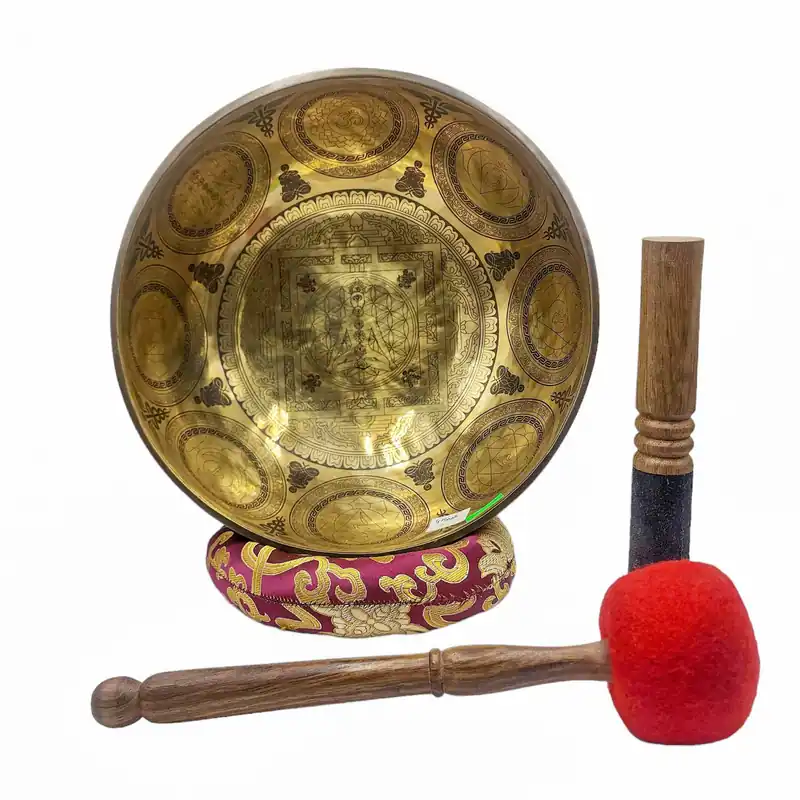 Sept bols chantants en bronze avec un motif de yogi