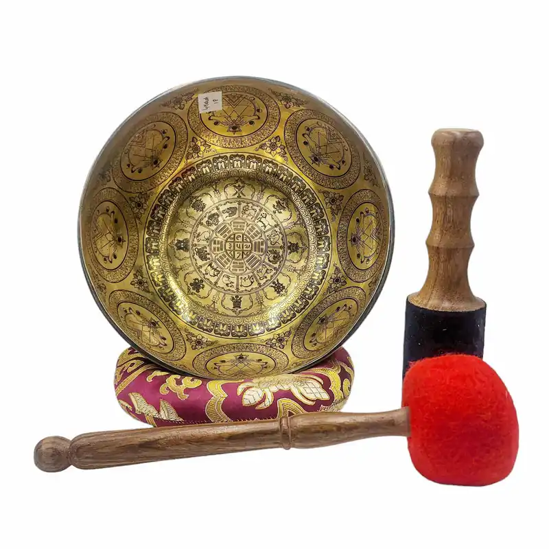 Sept bols chantants en bronze avec des sculptures d’Ashtamangala