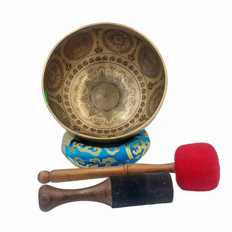 Bol chantant battu à la main avec design de mandala