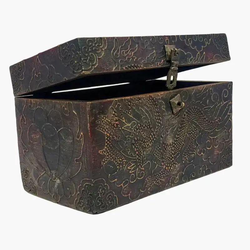 Boîte en bois tibétaine pour offrandes rituelles