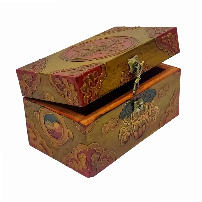 Boîte rituelle tibétaine en bois avec peinture traditionnelle