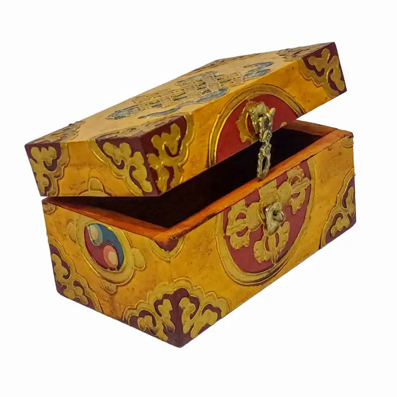 Boîte rituelle tibétaine en bois peinte à la main