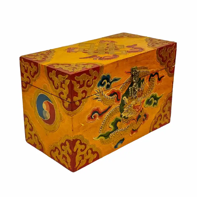 Coffre en bois fait main du Tibet avec sculptures et peinture