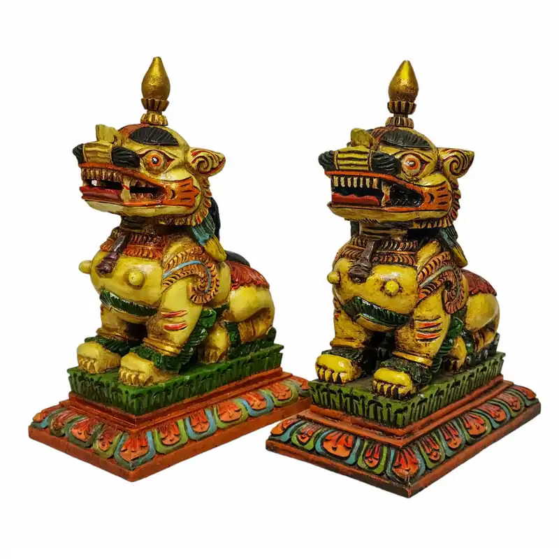 Statue de lion gardien en bois – Symbole de protection et de force