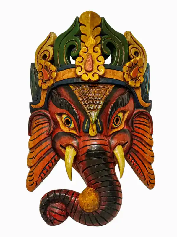 Masque en bois de Ganesh suspendu au mur en bois de peuplier