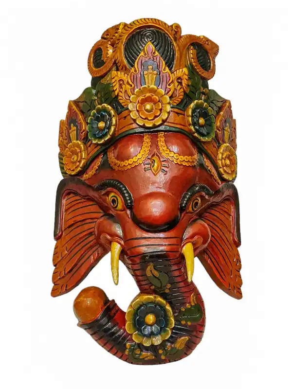 Masque en bois de Ganesh suspendu au mur en peuplier
