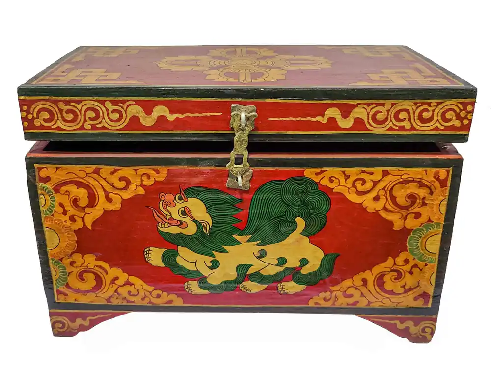 Boîte en bois tibétaine avec un motif de lion des neiges