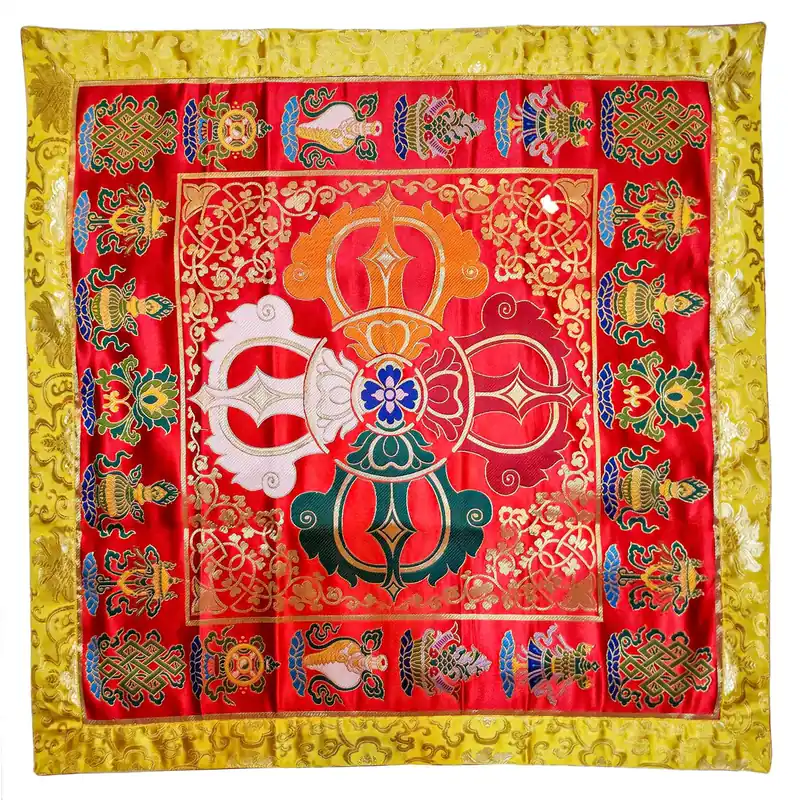 Nappe en brocart de Cochin avec double dorje