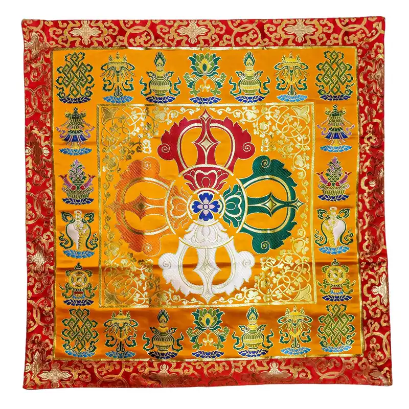 Nappe en brocard de Cochin avec emblème de double dorje