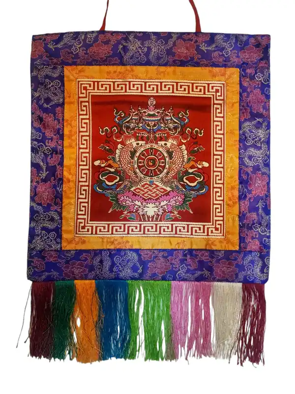 Tissage de brocart cochin tibétain avec des Kalas
