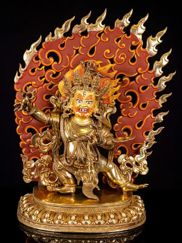 Statue en cuivre de Vajrapani avec un visage doré