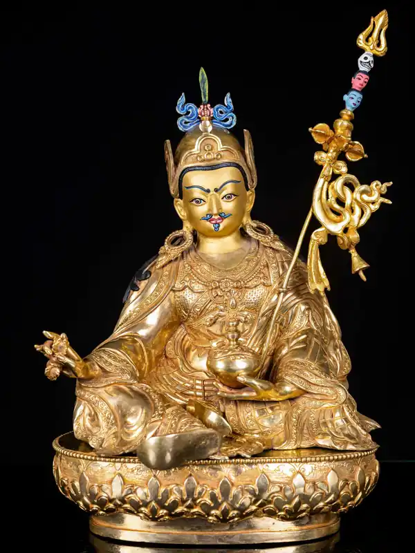Statue en cuivre de Padmasambhava – Le Maître Né du Lotus, 37 cm, Incarnant la Sagesse Transcendante