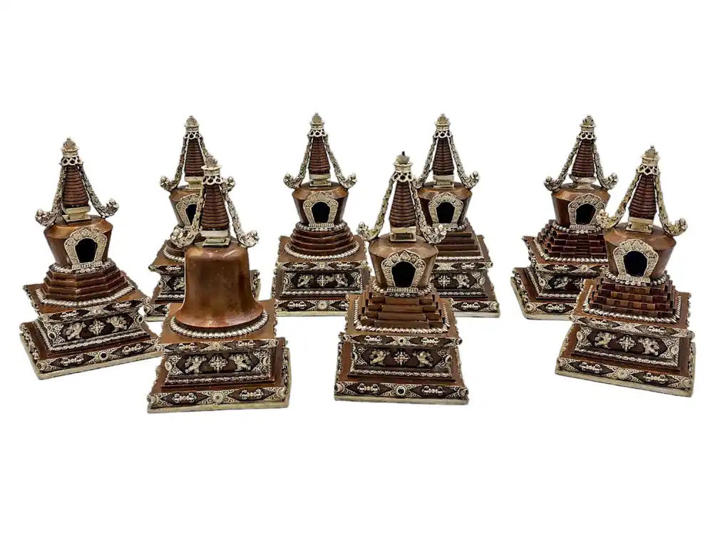 Stupa en cuivre – Monument sacré du Bouddha Éveillé