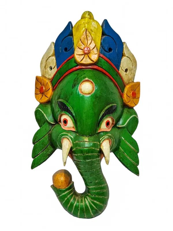 Masque en bois de Ganesh en peuplier accroché au mur