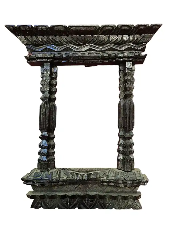 Cadre photo en bois newari – Élégance artisanale