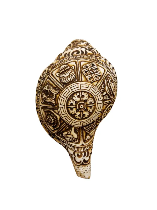 Conque sculptée à la main avec des symboles Ashtamangala