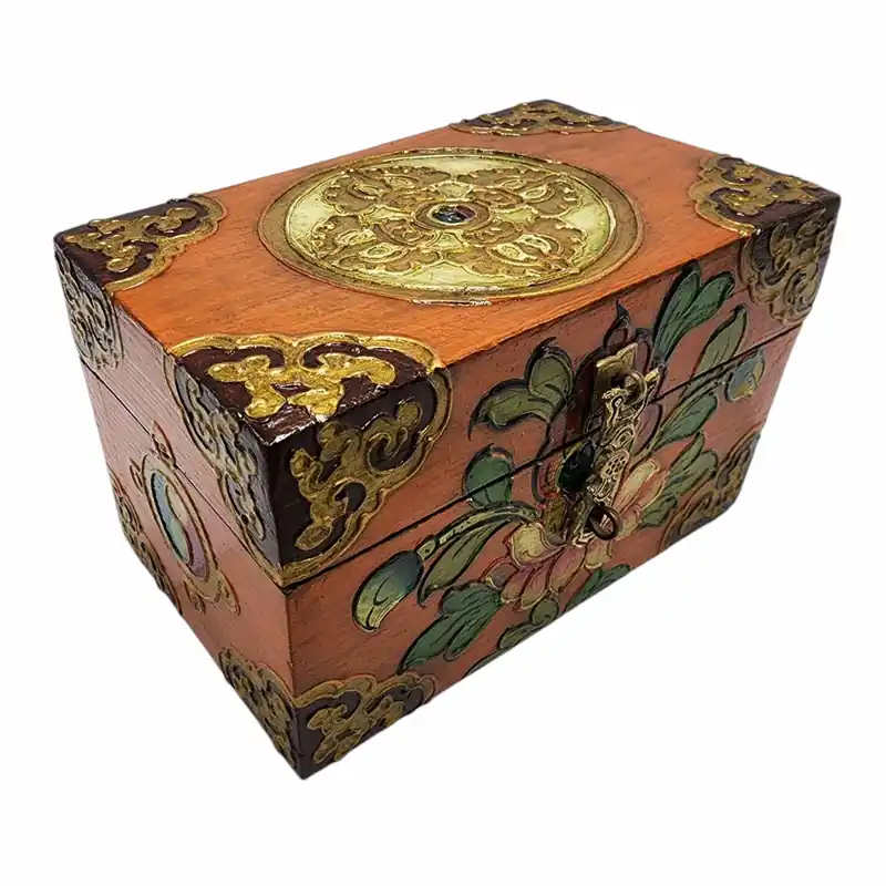 Boîte en bois tibétaine ornée de motifs complexes