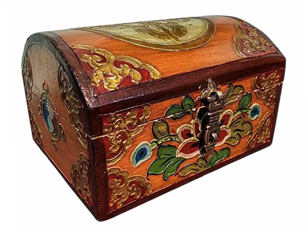 Coffre en bois tibétain coloré traditionnel
