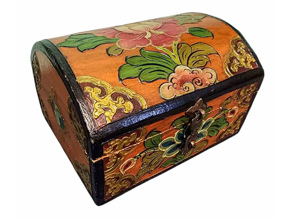 Coffre en bois décoratif tibétain avec couleurs