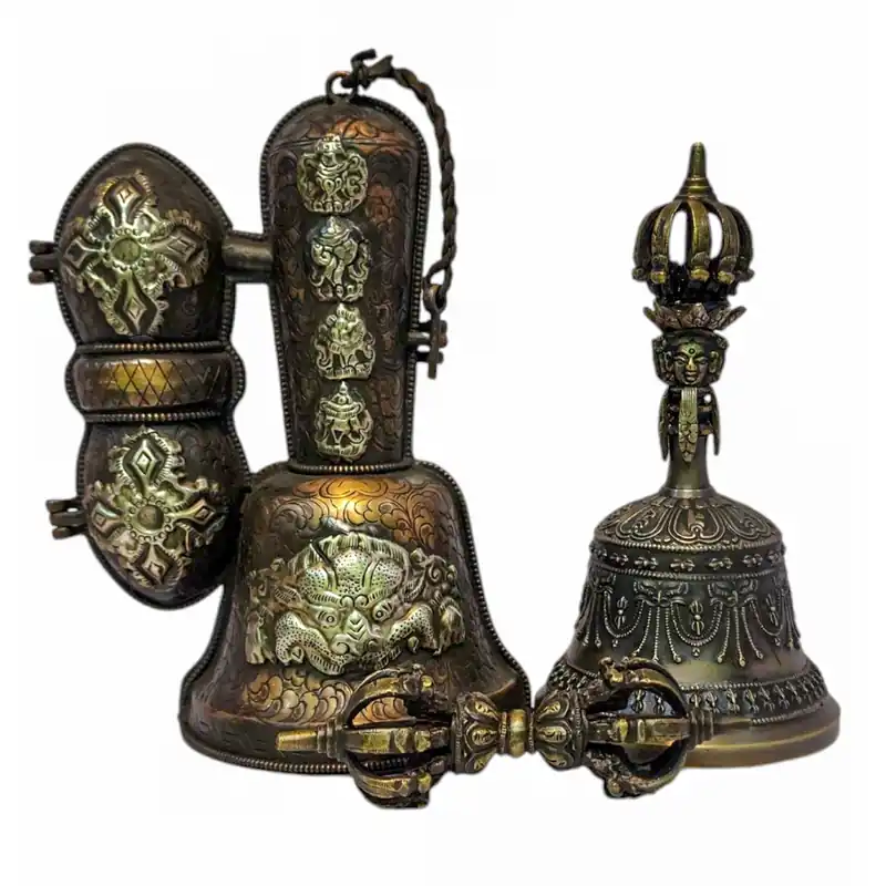 Cloche en cuivre et dorje vajra avec couvercle