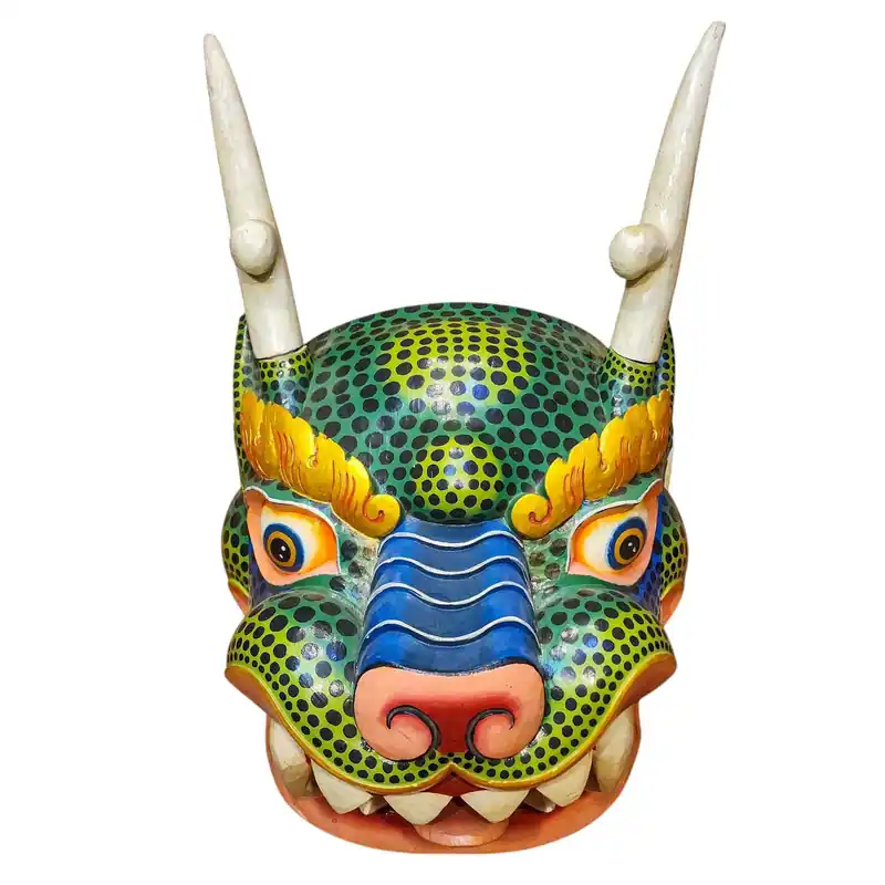 Masque mural en bois de peuplier représentant Yamantaka