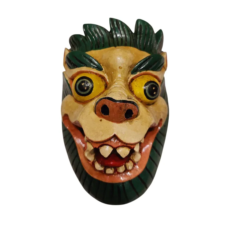 Masque en bois tibétain suspendu au mur – Vajrayana