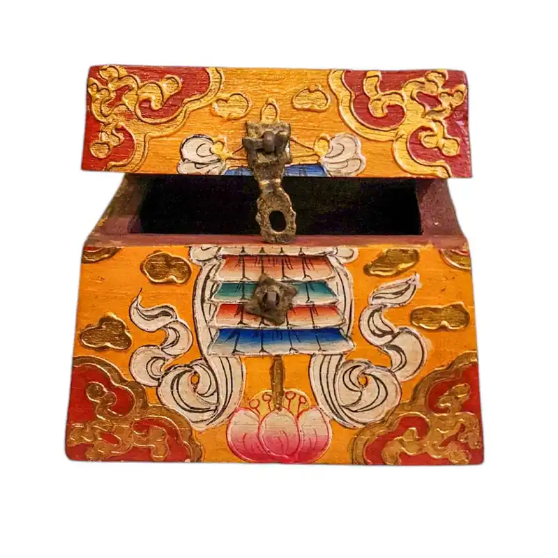 Boîte en bois tibétaine ornée de couleurs traditionnelles