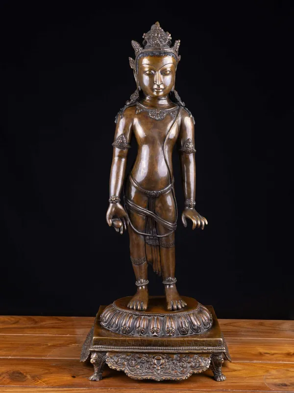 Statue en cuivre de Padmapani Lokeshvara