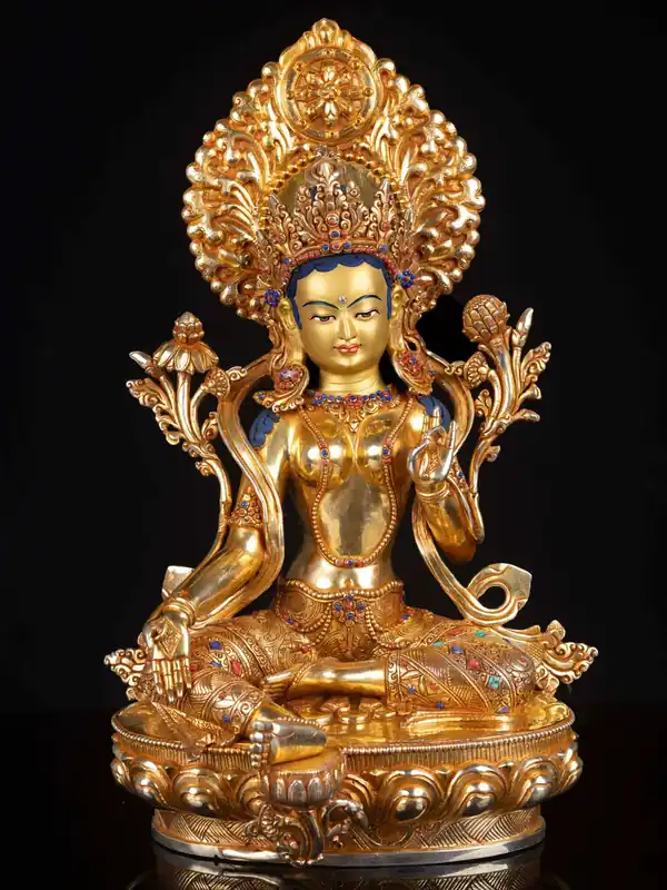 Statue de Tara Verte – Artisanat Divin en Cuivre avec Visage Plaqué Or et Éblouissantes Incrustations de Pierre
