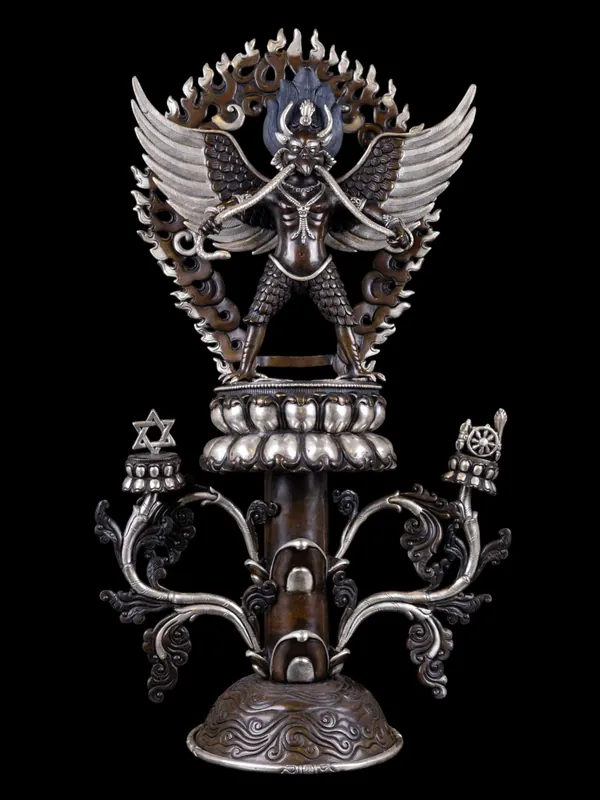 Statue de Garuda en cuivre – Protecteur puissant dans le bouddhisme vajrayāna, 57 cm