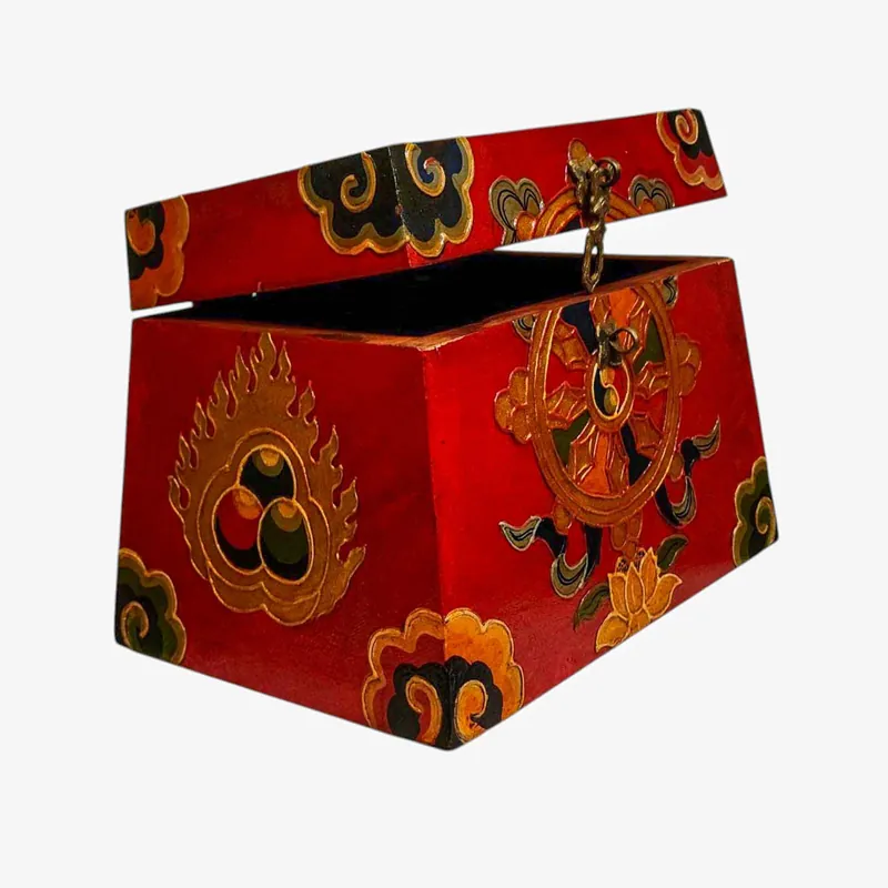 Coffre au trésor tibétain traditionnel en bois coloré