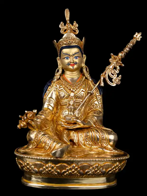Statue de Padmasambhava en cuivre avec visage plaqué or