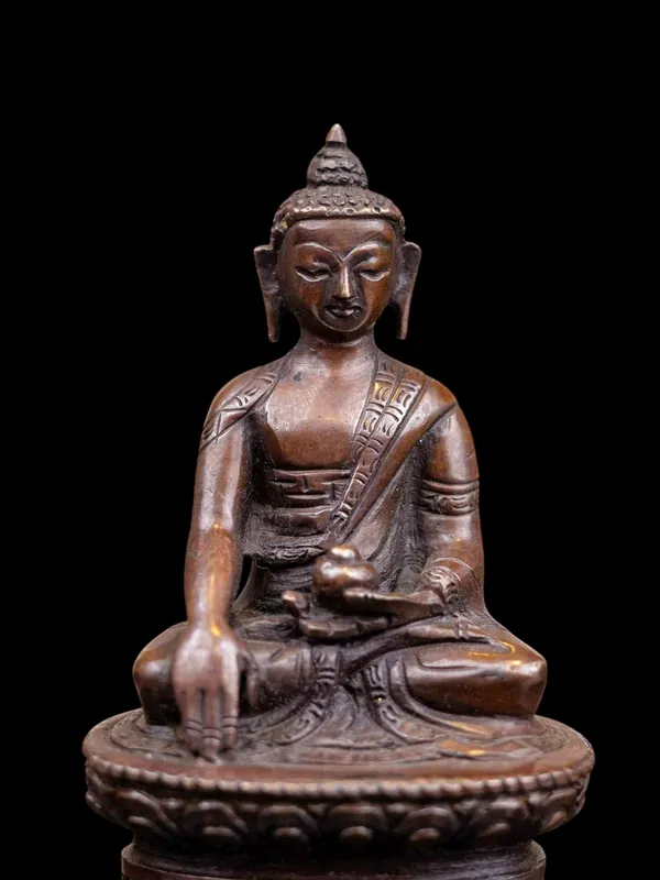Statue miniature en cuivre de Shakyamuni Bouddha – Emblème de l’Éveil