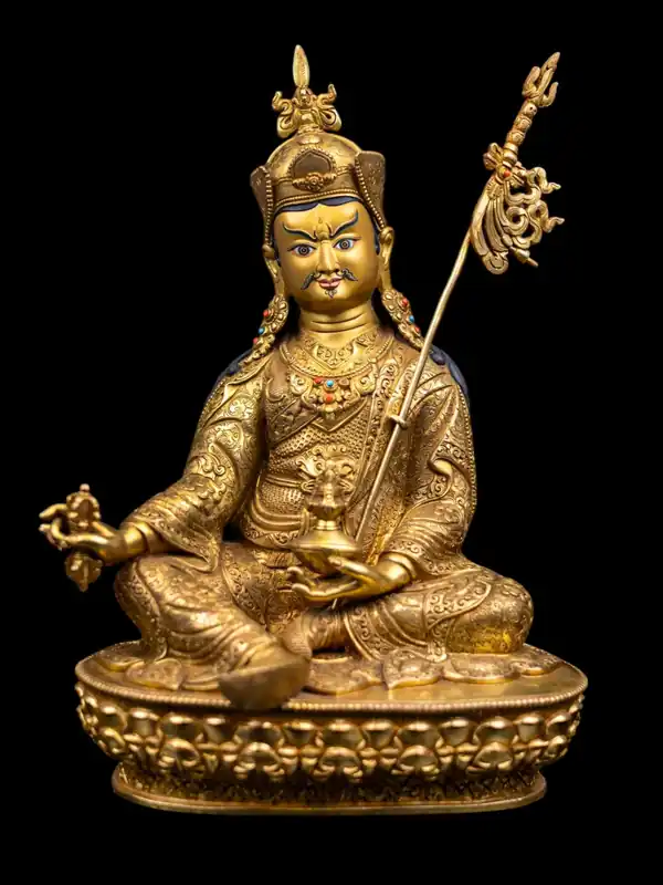 Statue en cuivre de Padmasambhava avec un visage entièrement plaqué or – Incarnant la sagesse intemporelle