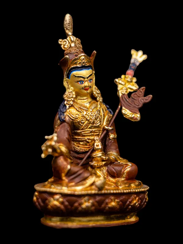Statue en cuivre de Padmasambhava avec visage plaqué or