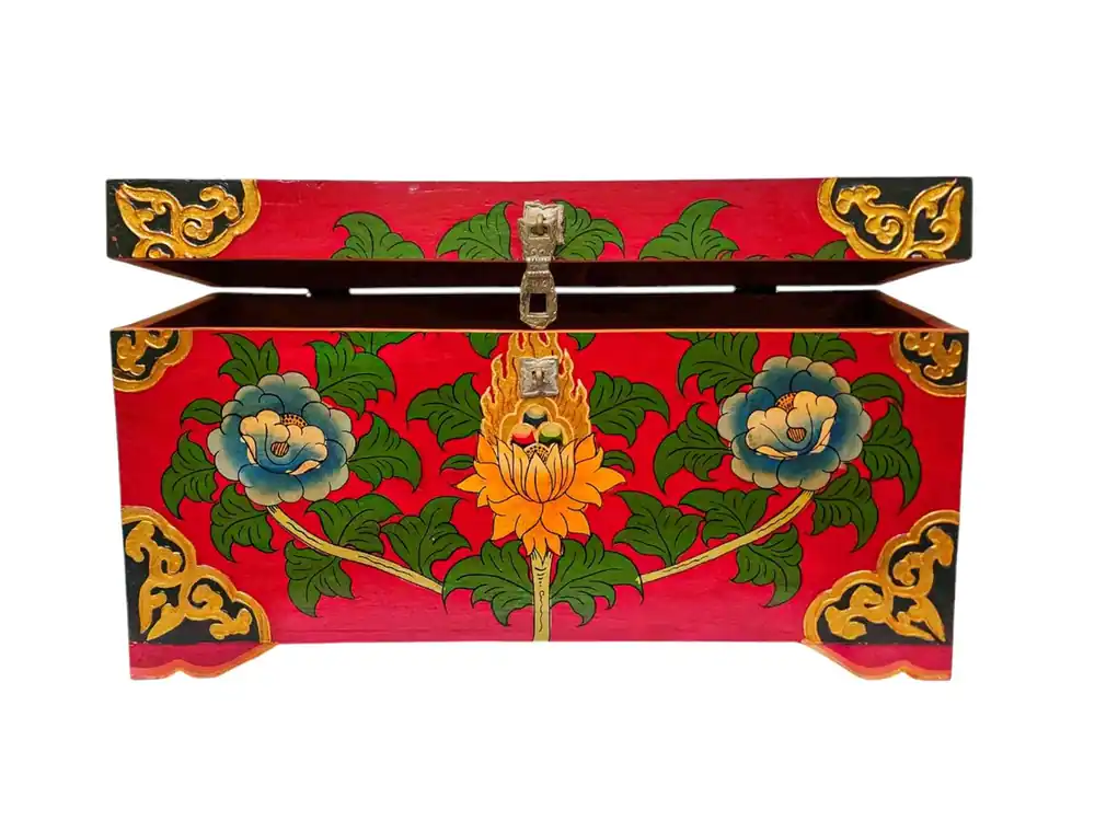 Boîte au trésor en bois avec design floral tibétain et couleurs classiques