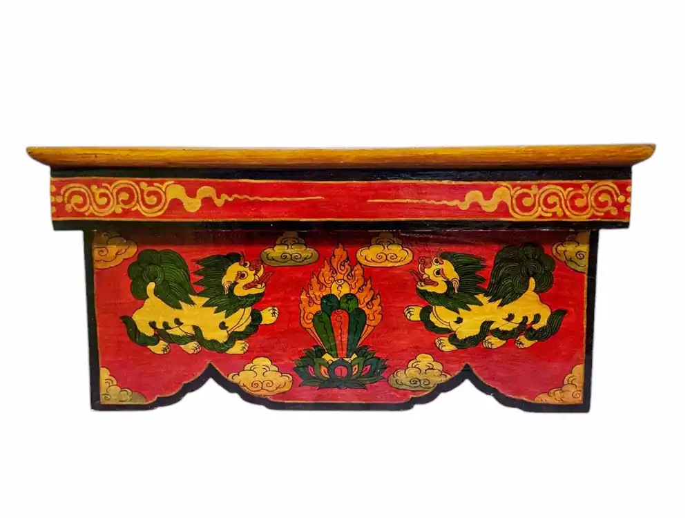Table rituelle en bois tibétaine avec des motifs de lion