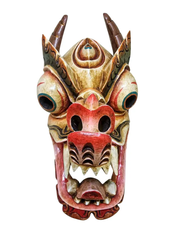 Masque en bois de dragon de puissance et de sagesse