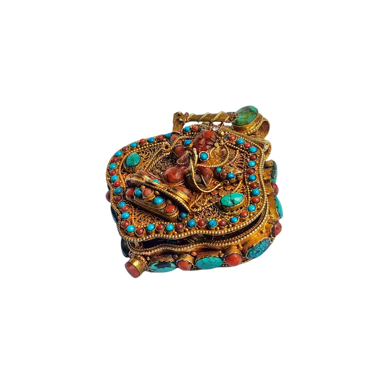 Boîte Ghau tibétaine en argent avec figure de Manjushri