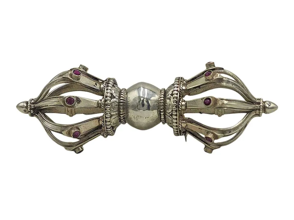 Dorje en argent : Symbole de la sagesse indestructible