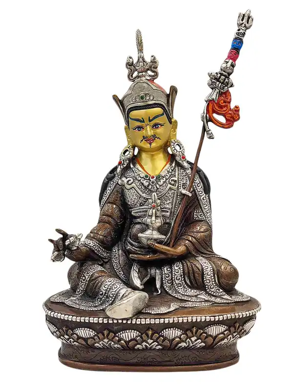 Statue en cuivre de Padmasambhava à finition oxydée