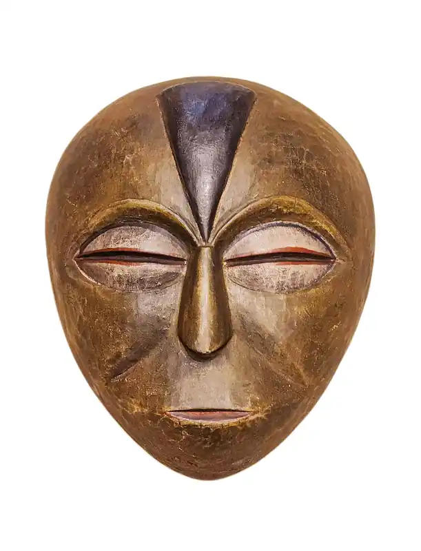 Masque tribal en bois fait à la main avec finition colorée