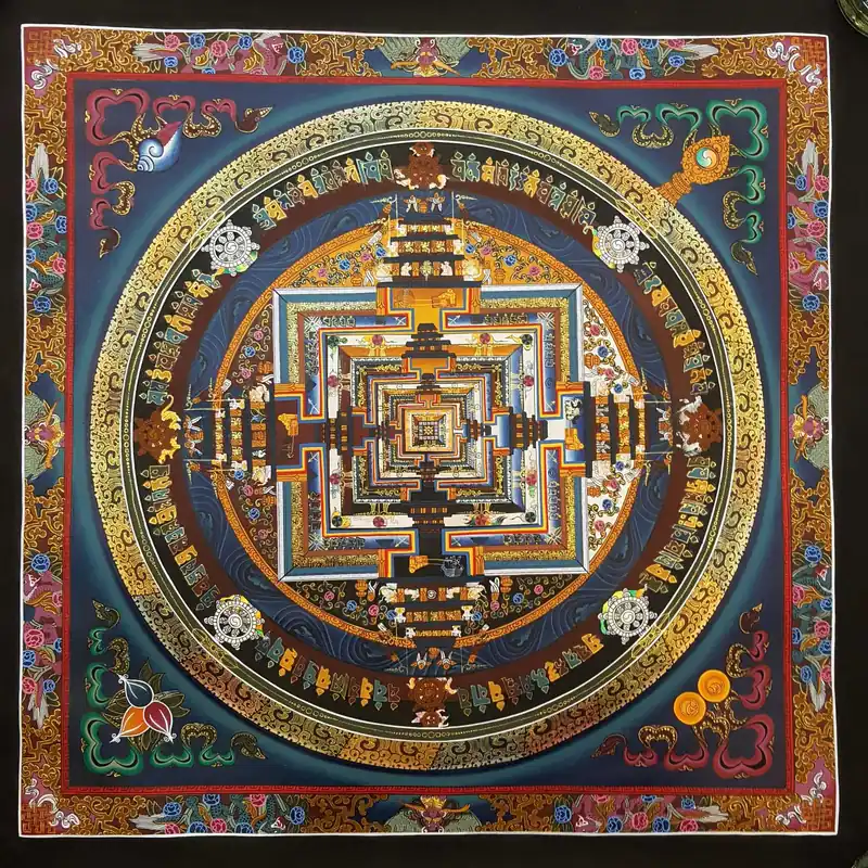 Mandala Kalachakra tibétain avec bordure de dragon