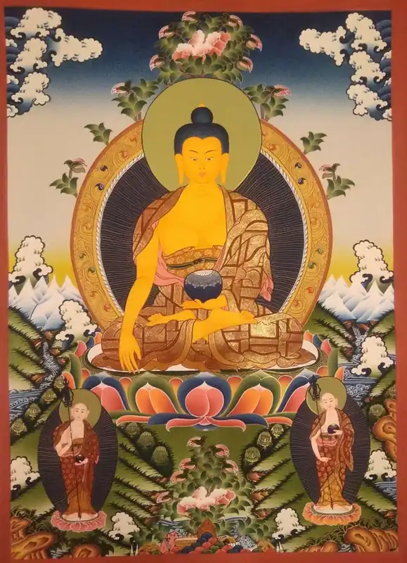 Shakyamuni traditionnel avec deux Bouddhas debout