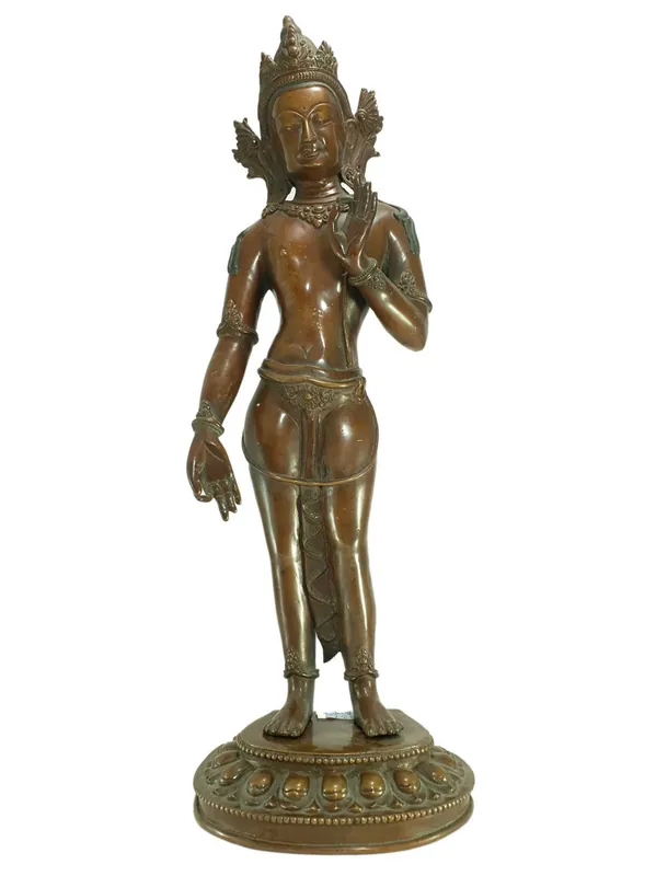 Statue traditionnelle d’Avalokiteshvara debout