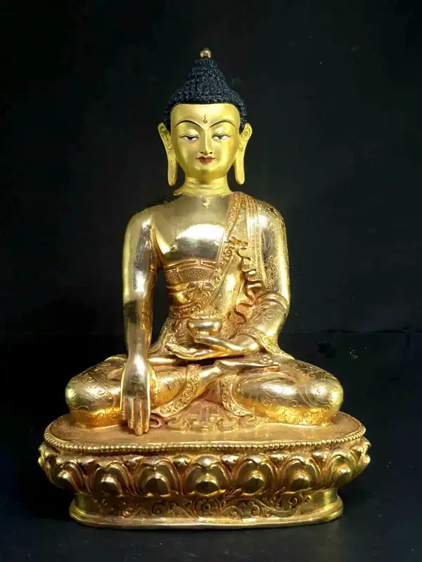 Statue rituelle en cuivre du Bouddha Shakyamuni